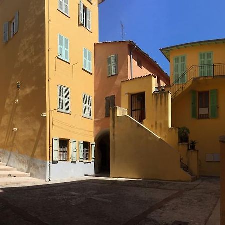 Between The Roofs Of Menton Old Town And The Sea Exterior photo